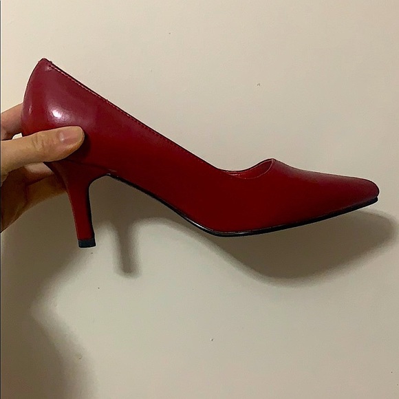 Brand new sexy red pumps - Picture 2 of 3